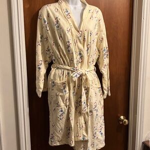 Charter Club intimates Cotton Robe. Size Medium. Yellow floral